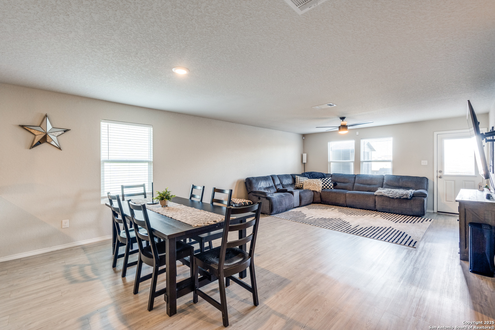 5730 Leisure Crescent Converse TX 78109