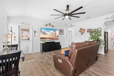 1523 Mossy Jasper San Antonio TX 78245