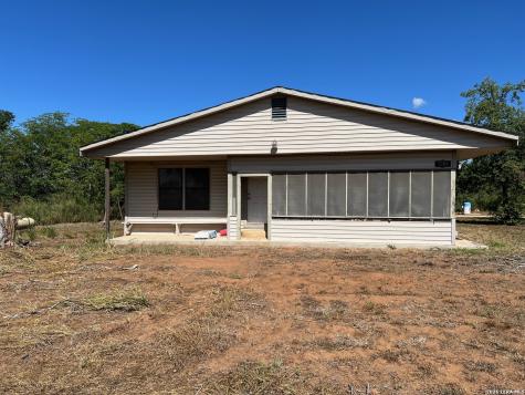 3200 N State Highway 16 Jourdanton TX 78026