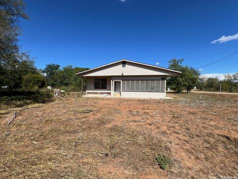 3200 N State Highway 16 Jourdanton TX 78026