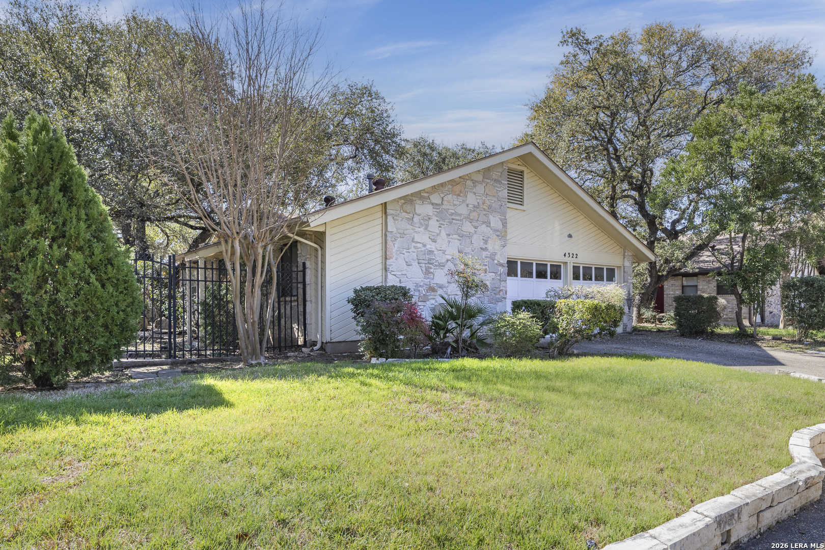 4322 Center Oak Woods San Antonio TX 78249