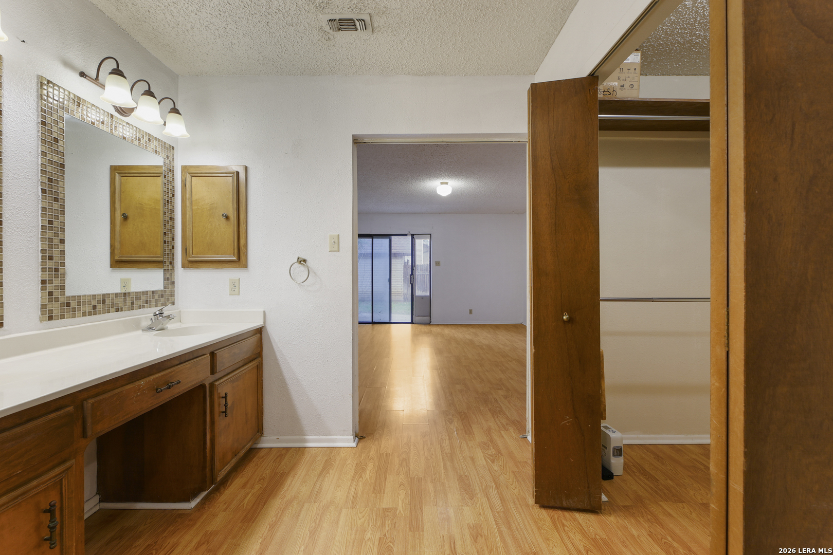 4322 Center Oak Woods San Antonio TX 78249
