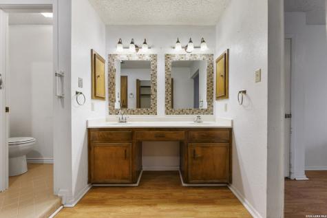 4322 Center Oak Woods San Antonio TX 78249