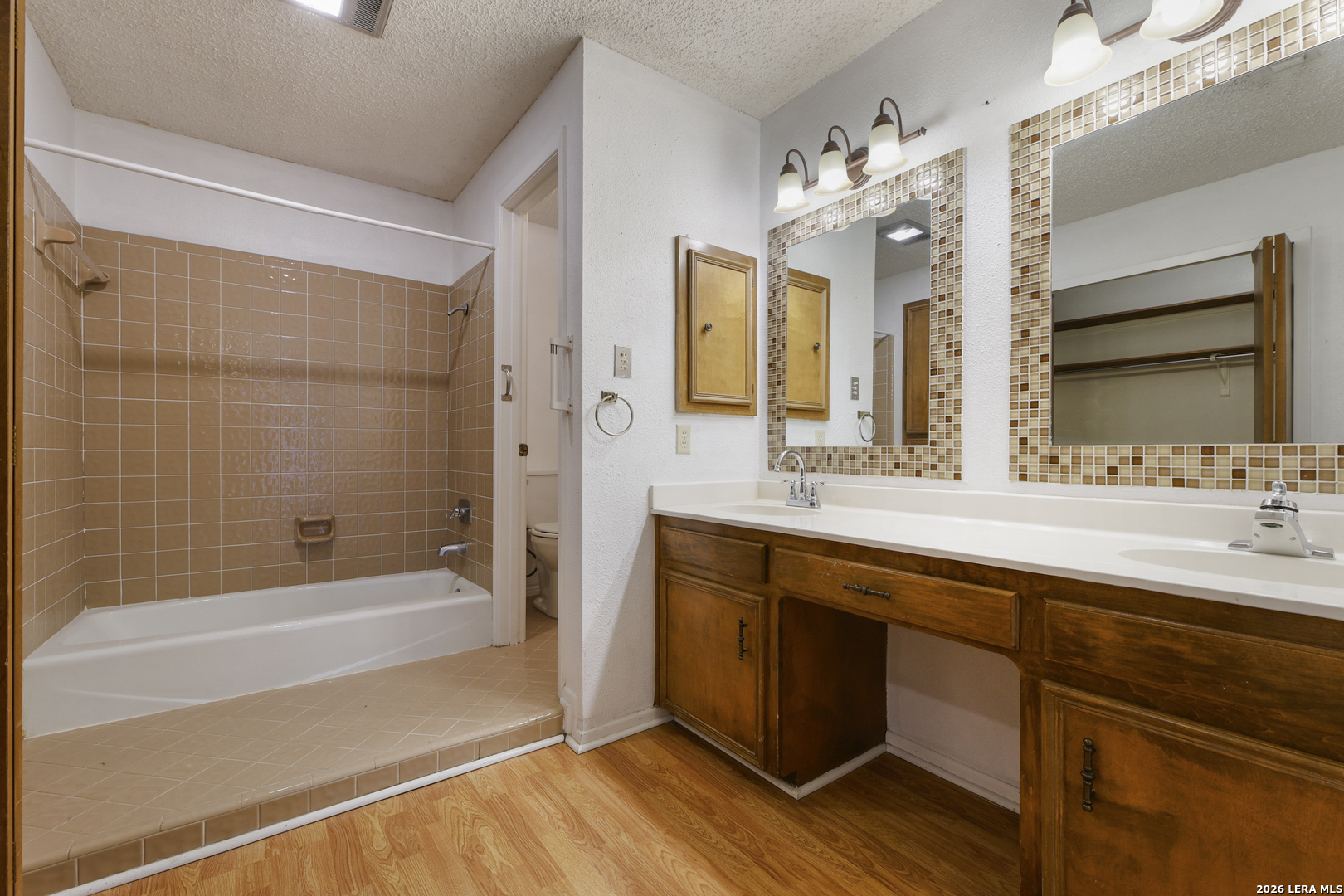 4322 Center Oak Woods San Antonio TX 78249