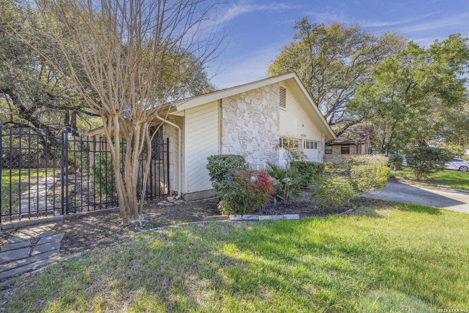 4322 Center Oak Woods San Antonio TX 78249
