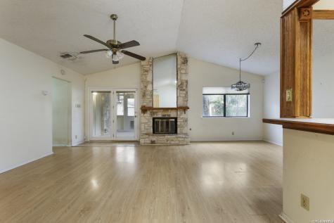4322 Center Oak Woods San Antonio TX 78249