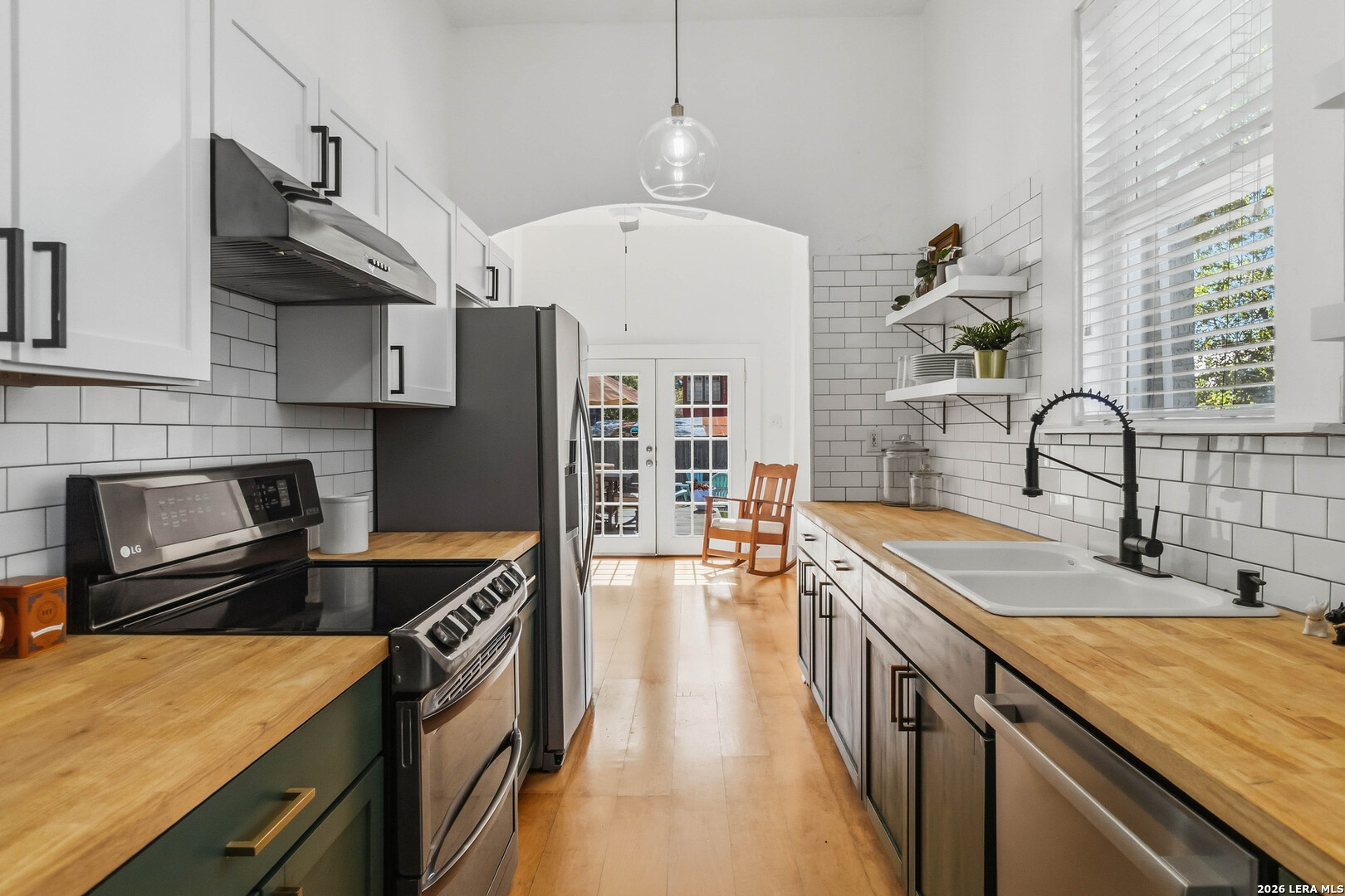 1032 W Craig Place San Antonio TX 78201