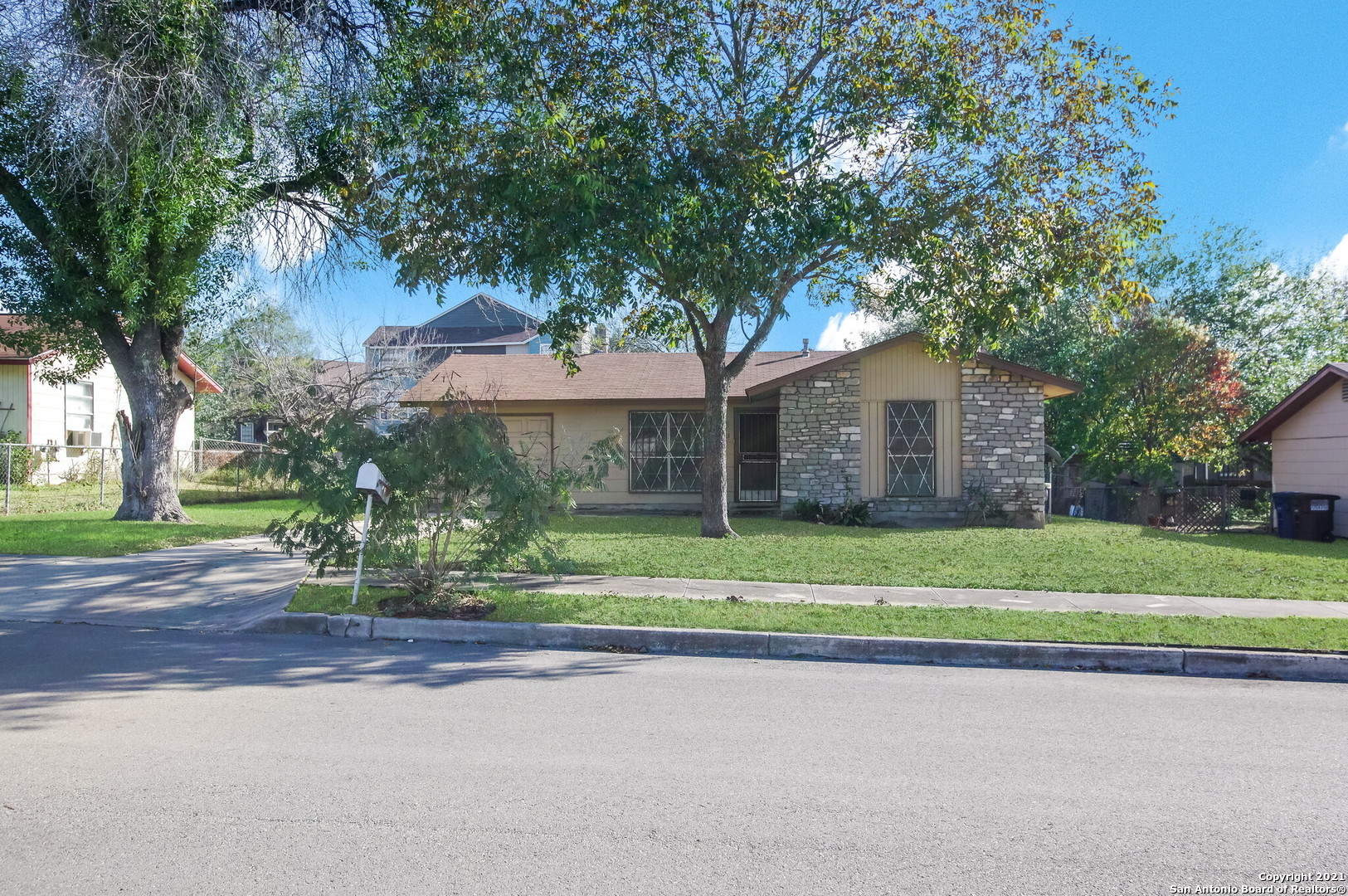 4643 Pintoresco Street San Antonio TX 78233