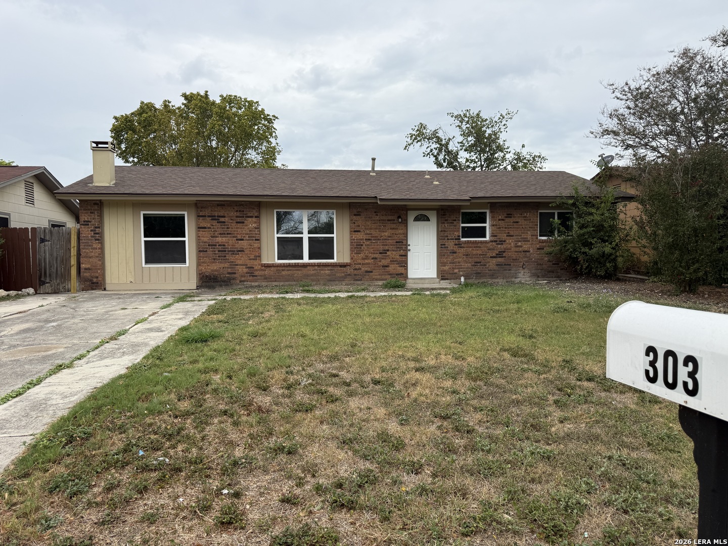 303 Avenue D Converse TX 78109