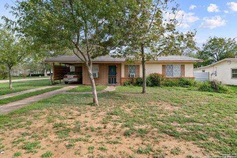 307 Campbell Avenue Jourdanton TX 78026