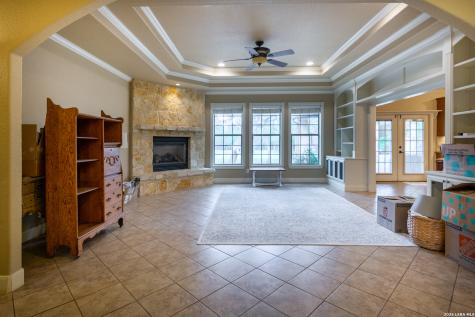1071 Glenwood Bulverde TX 78163