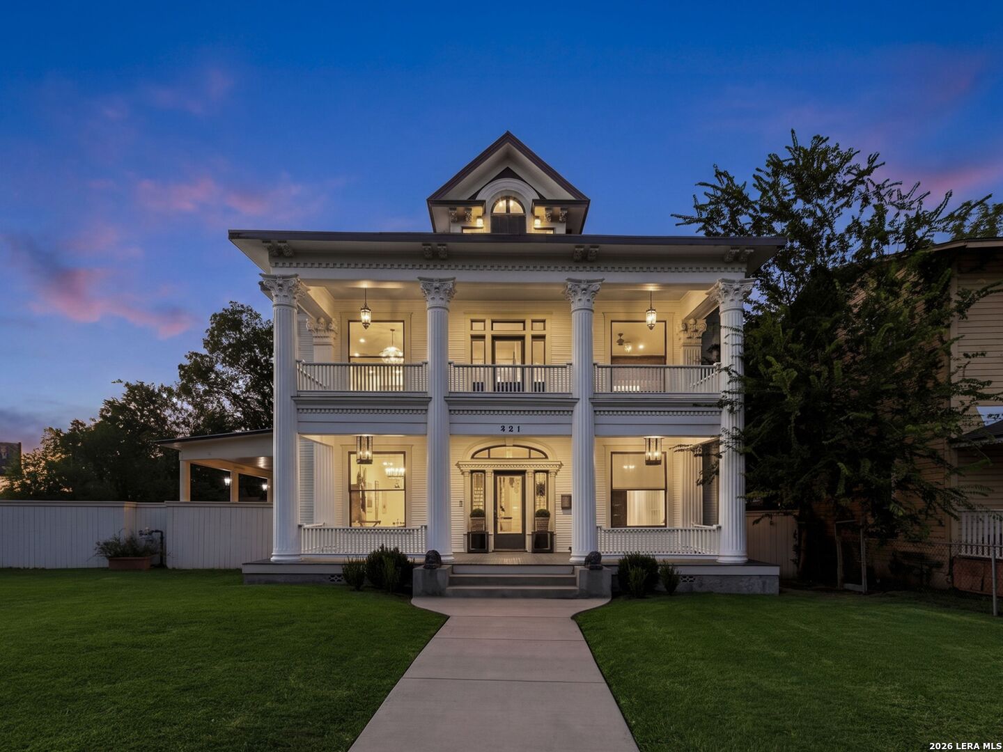 San Antonio TX, 321 E Dewey Place
