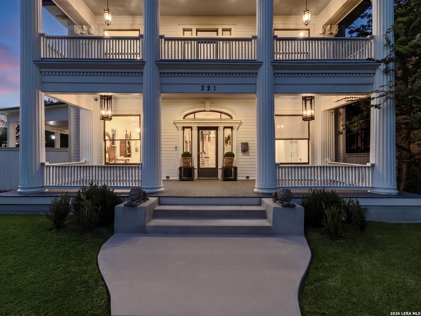 321 E Dewey Place San Antonio TX 78212