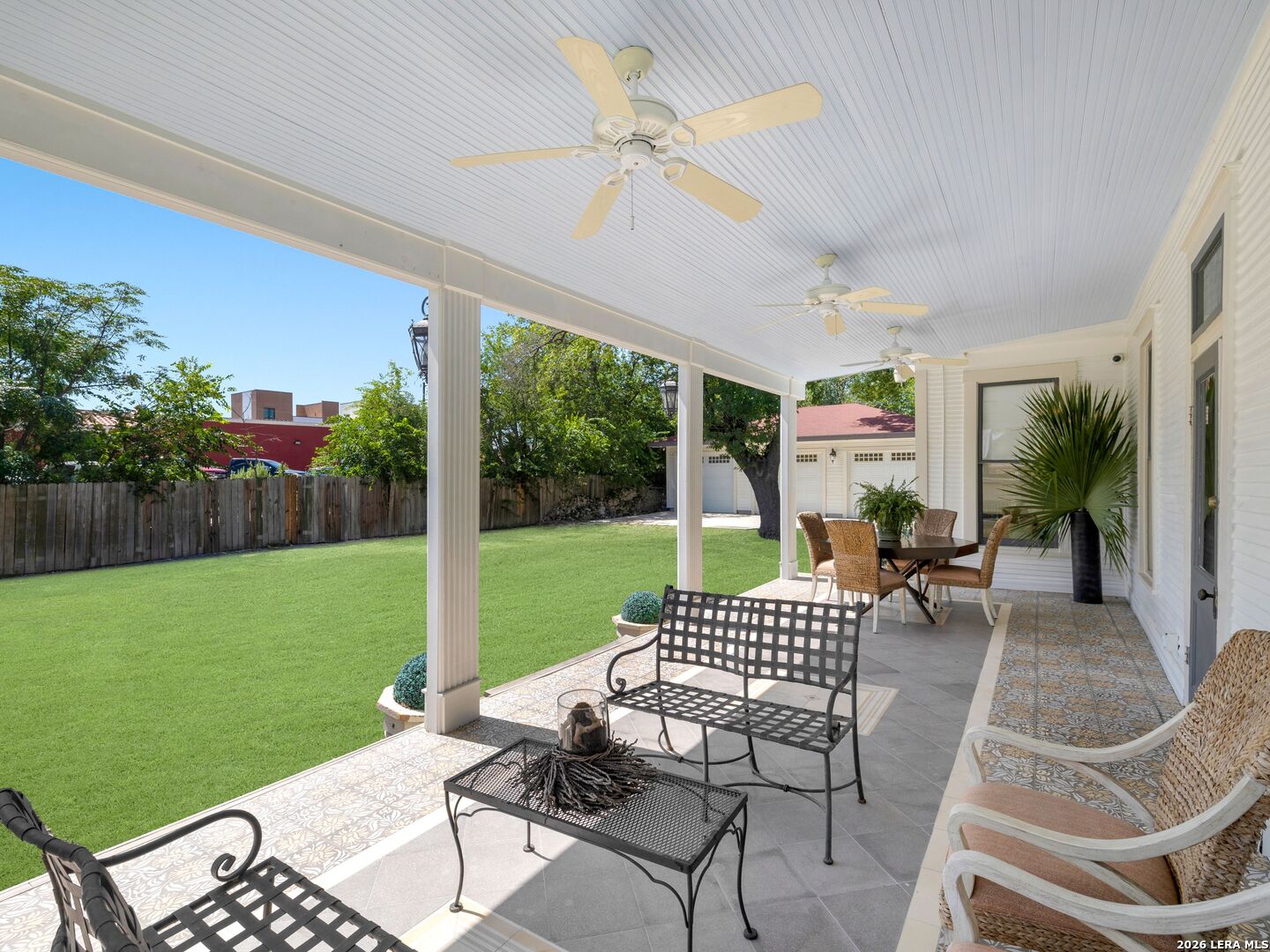 321 E Dewey Place San Antonio TX 78212
