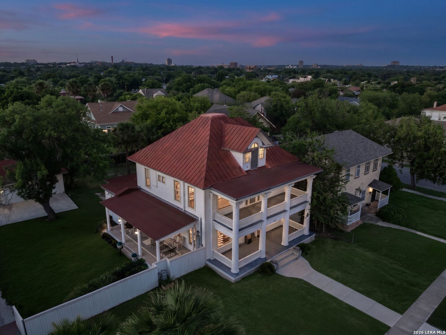 321 E Dewey Place San Antonio TX 78212