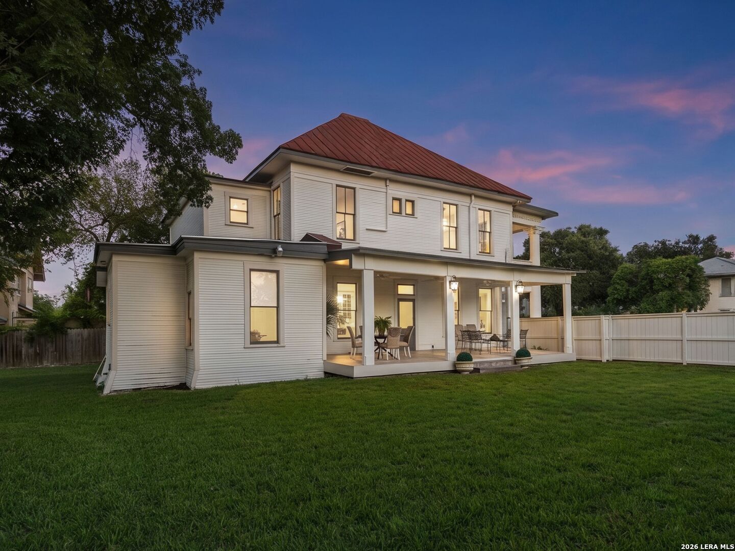 321 E Dewey Place San Antonio TX 78212