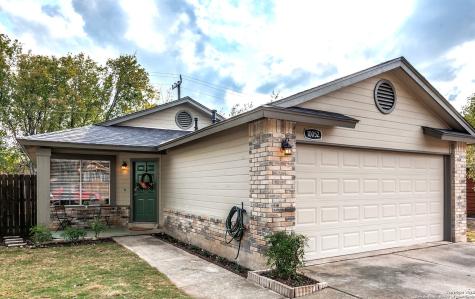 10052 Woodtrail San Antonio TX 78250