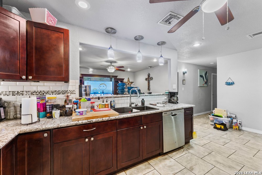145 Lost Forest Street Live Oak TX 78233