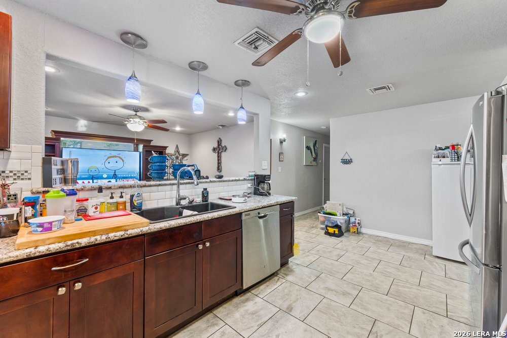 145 Lost Forest Street Live Oak TX 78233