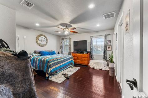 145 Lost Forest Street Live Oak TX 78233