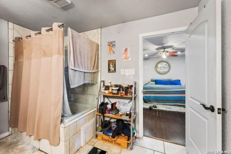 145 Lost Forest Street Live Oak TX 78233