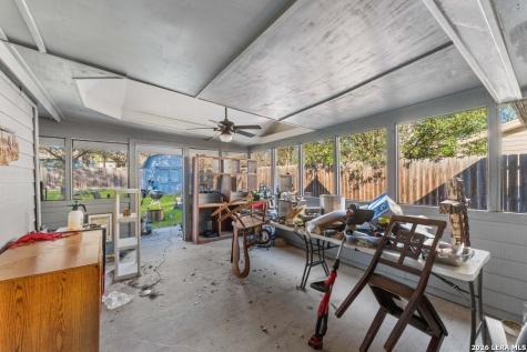 145 Lost Forest Street Live Oak TX 78233
