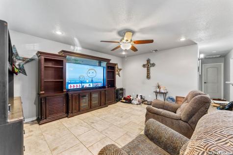 145 Lost Forest Street Live Oak TX 78233