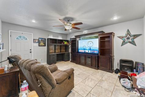 145 Lost Forest Street Live Oak TX 78233