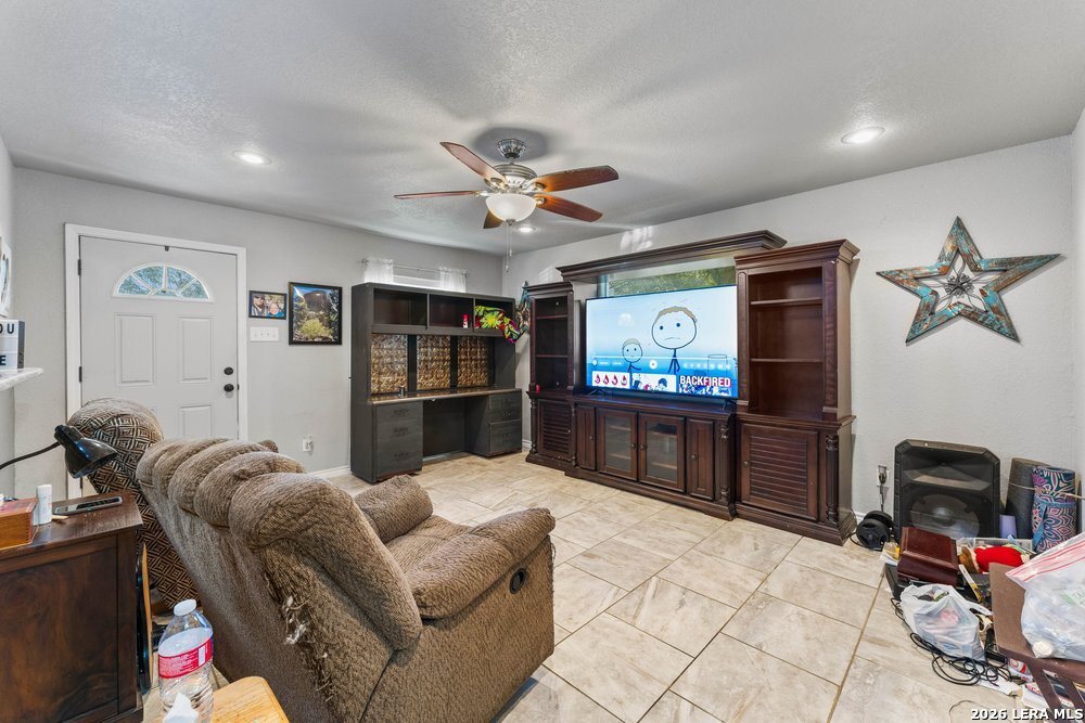 145 Lost Forest Street Live Oak TX 78233