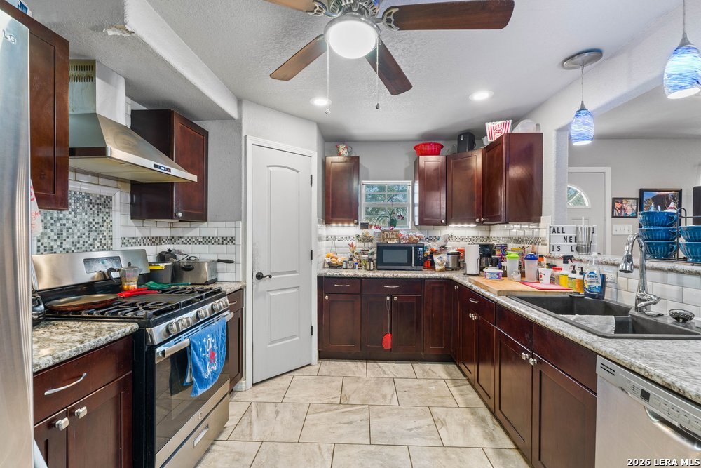 145 Lost Forest Street Live Oak TX 78233