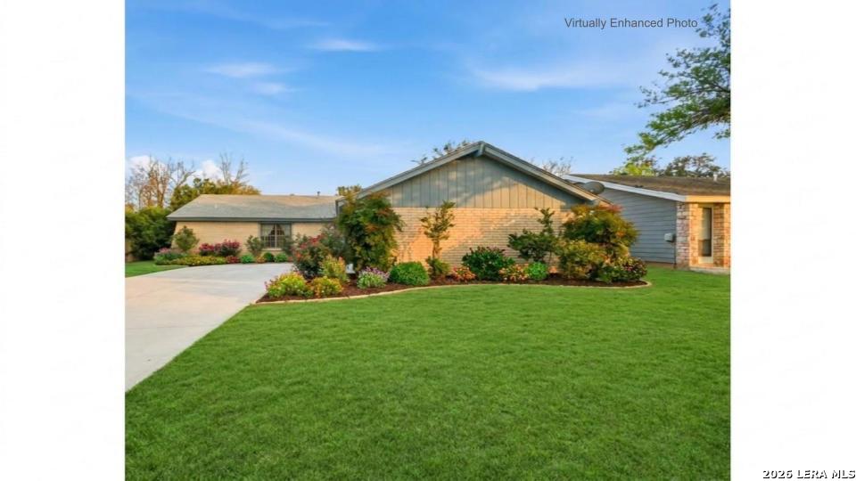 5018 Las Campanas Street San Antonio TX 78233