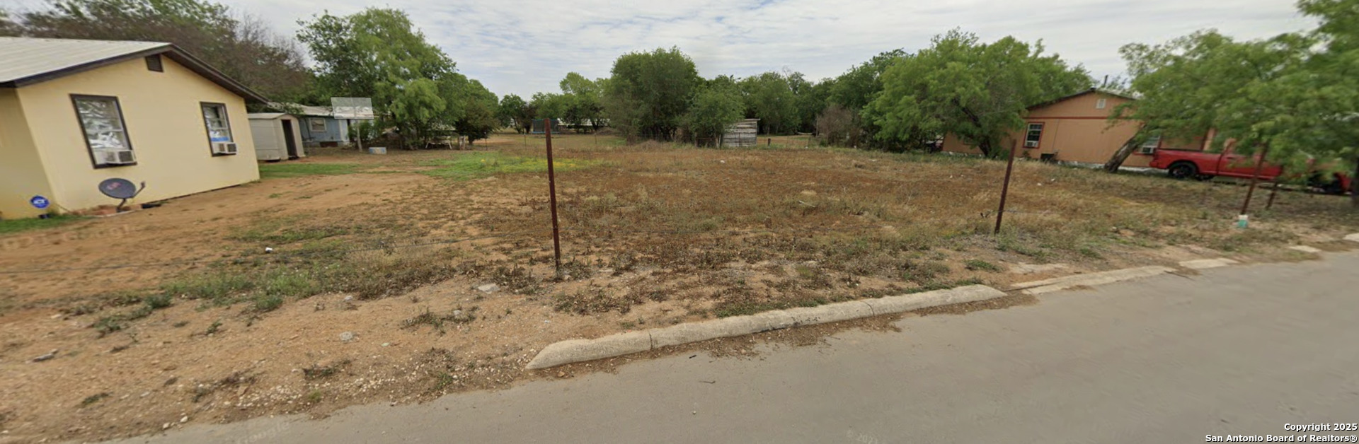 10 Willow Street Pearsall TX 78061