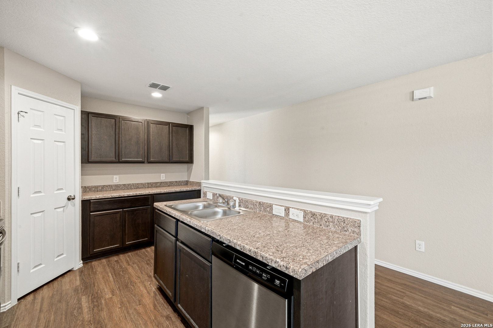 9511 Apple Ridge San Antonio TX 78239