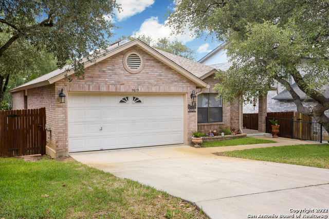 9519 Cantura Crest San Antonio TX 78250