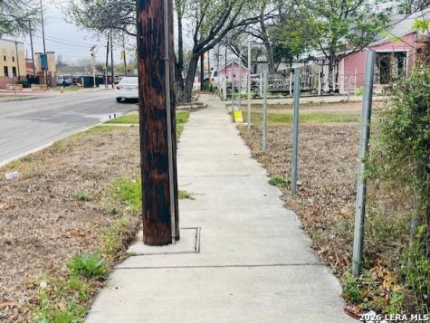 615 Indiana San Antonio TX 78210