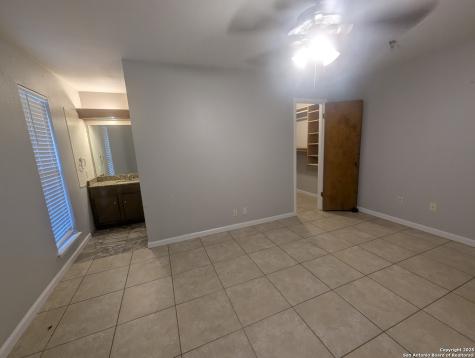 4406 N Bayliss San Antonio TX 78233