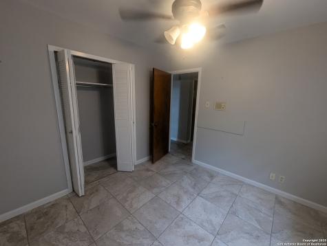 4406 N Bayliss San Antonio TX 78233