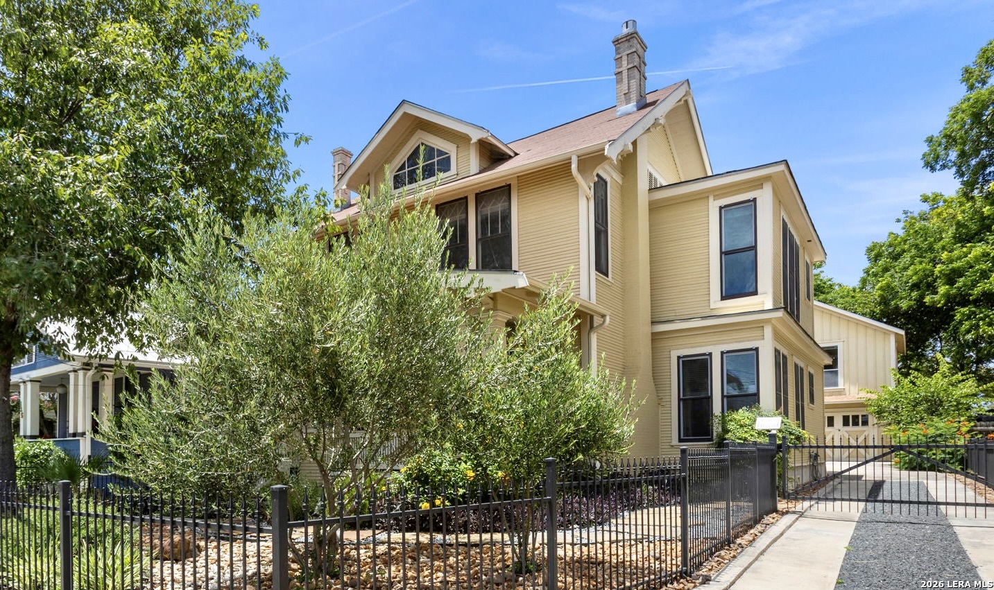 517 E Park Avenue San Antonio TX 78212
