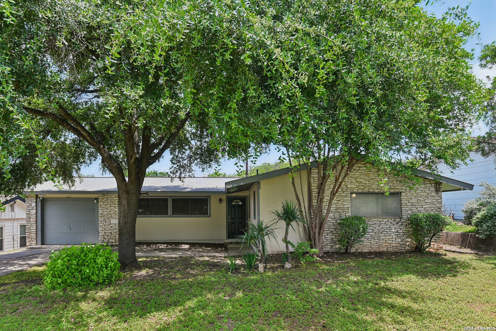 3307 Shady Springs San Antonio TX 78230