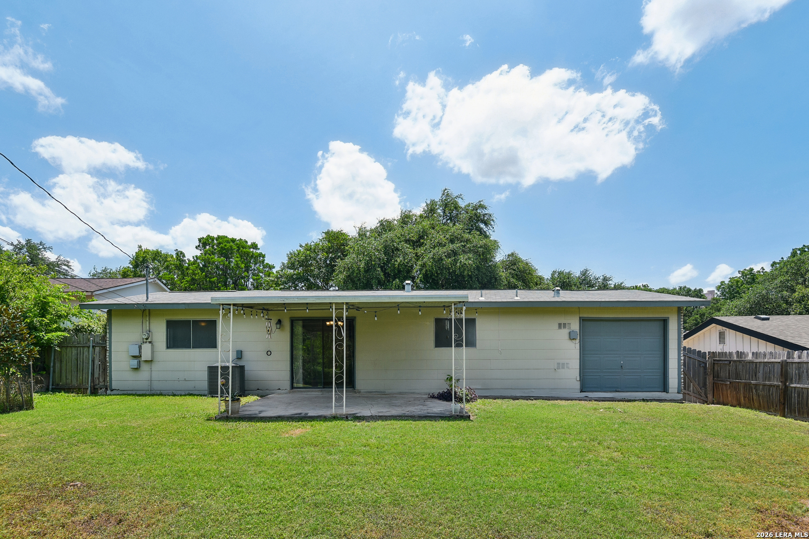 3307 Shady Springs San Antonio TX 78230