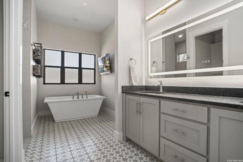 104 Balcones Bend Boerne TX 78006