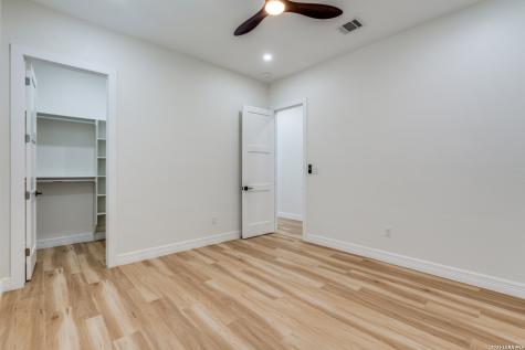 930 S Pine Street San Antonio TX 78210