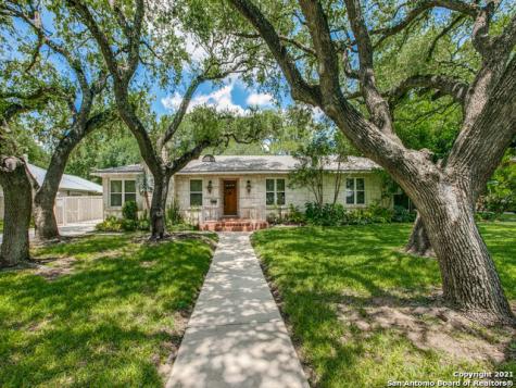133 W Edgewood Place Alamo Heights TX 78209