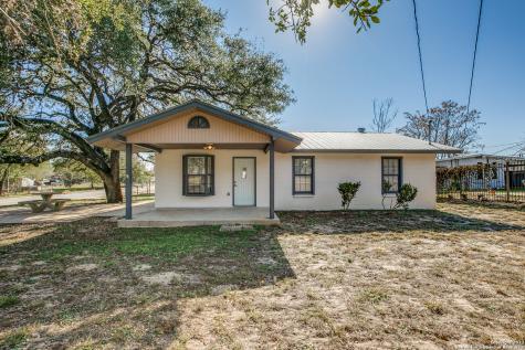 828 Crockett Street Pleasanton TX 78064