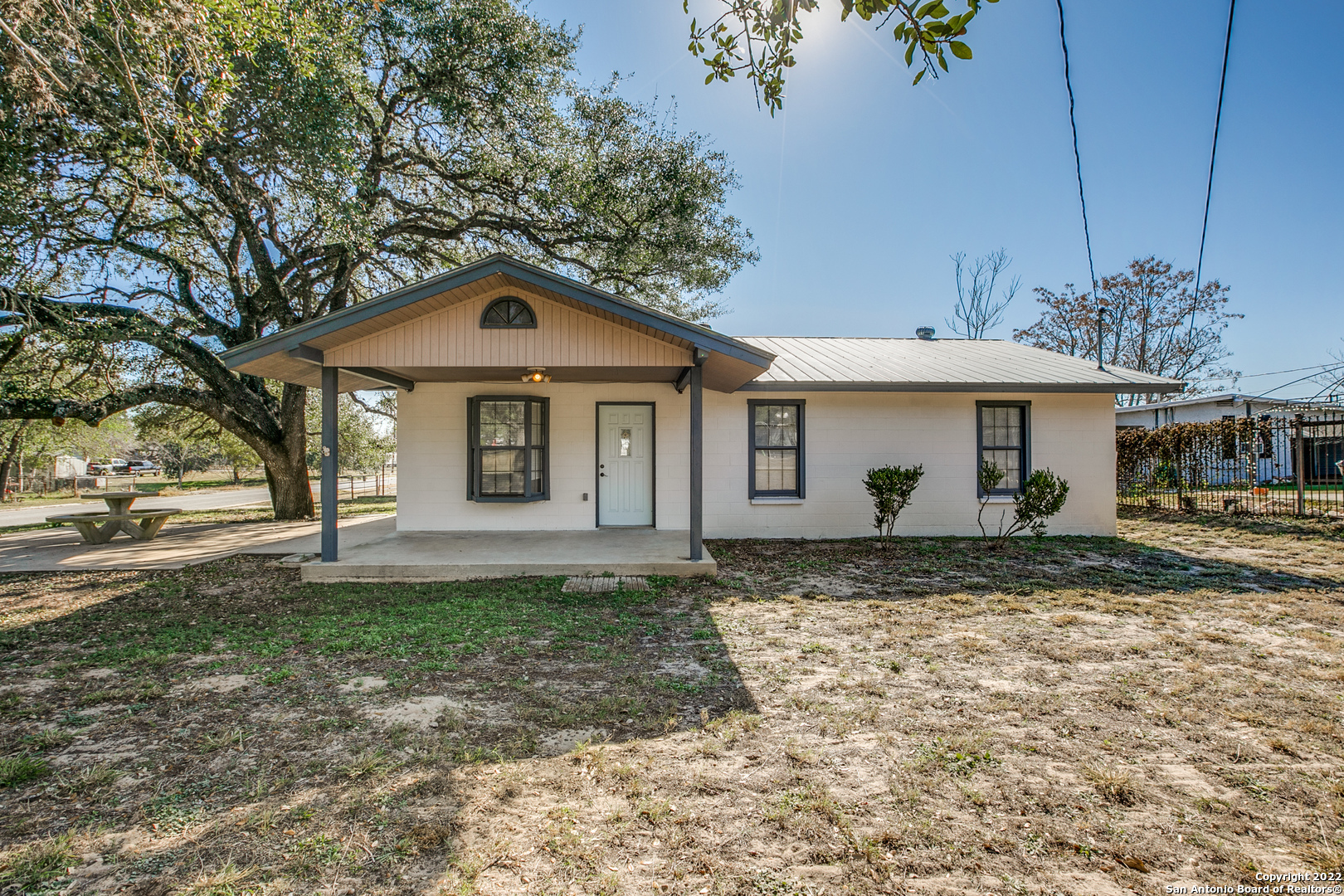 828 Crockett Street Pleasanton TX 78064