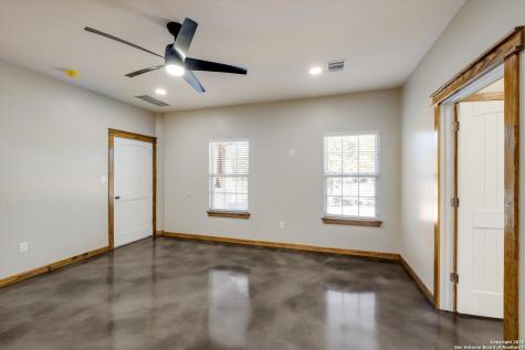 237 Hopi Trail Bandera TX 78003