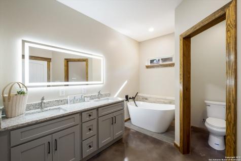 237 Hopi Trail Bandera TX 78003