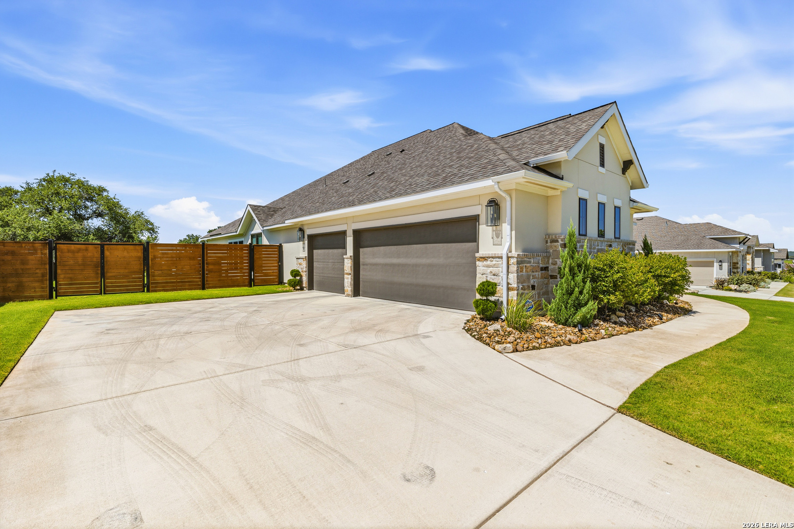 187 Violet Way Castroville TX 78009