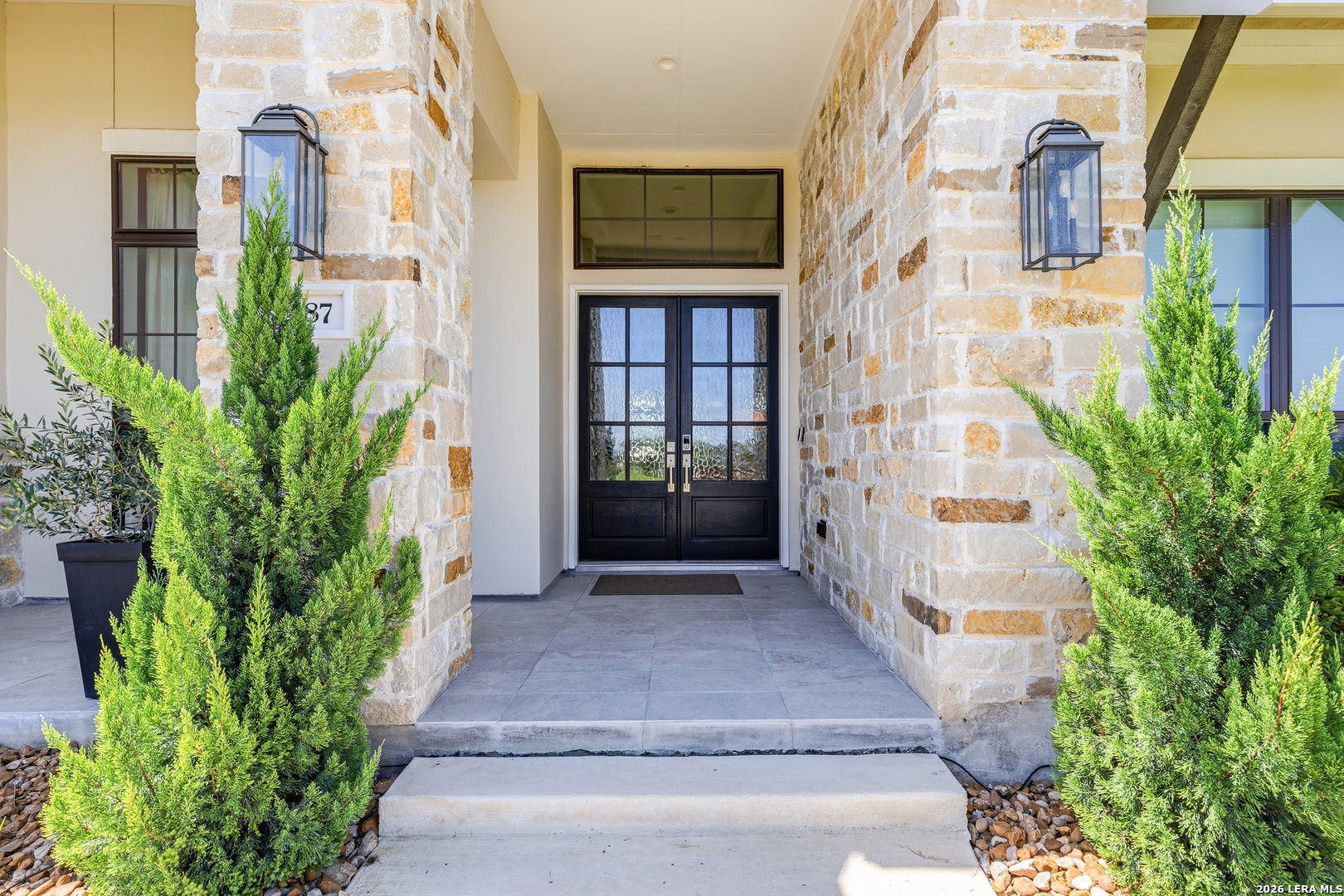 187 Violet Way Castroville TX 78009