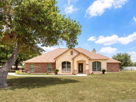 328 Rose Garden Drive La Vernia TX 78121